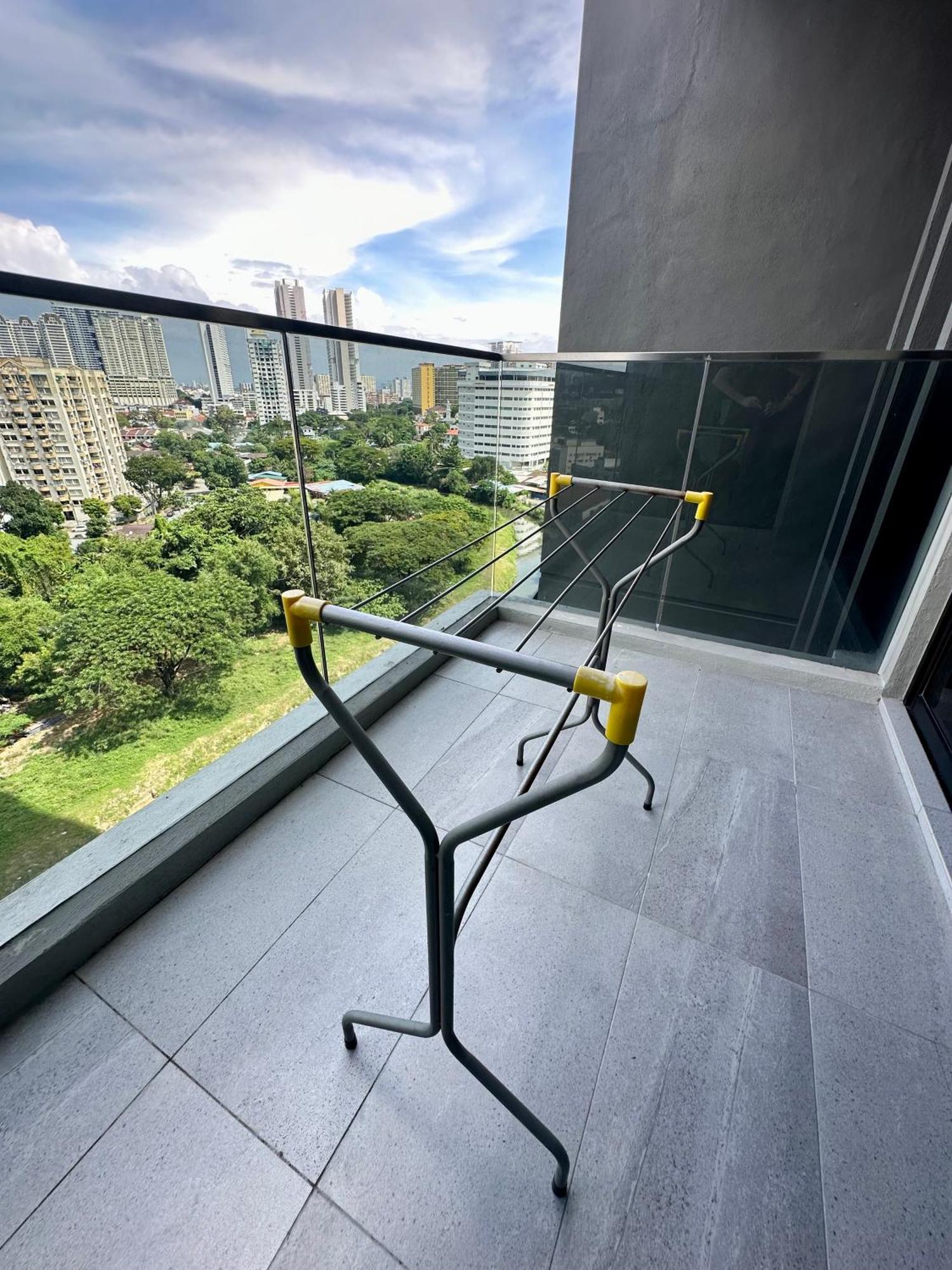 Beacon Executive Suite - City View - By Iz George Town Exterior photo